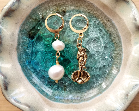 PEARLS OF VENUS EARRINGS